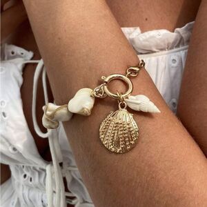 Shell Charm Bracelet M1389
